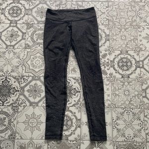 EUC lululemon wunder under size 6, herringbone